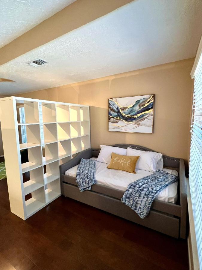 Centrally Located Houston Retreat! Sleeps 8, 10 Min To Downtown, Free Parking Exteriör bild