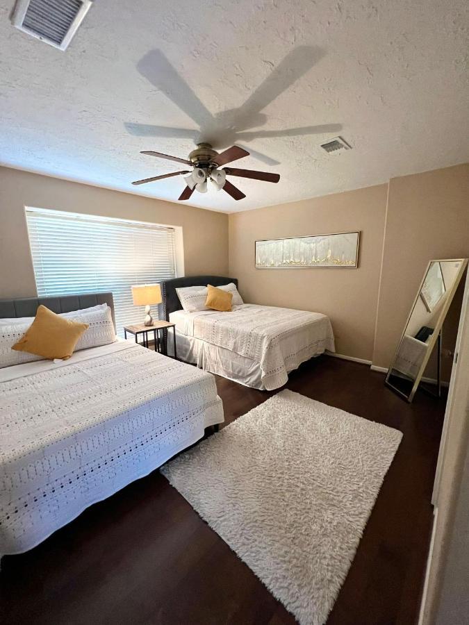 Centrally Located Houston Retreat! Sleeps 8, 10 Min To Downtown, Free Parking Lägenhet Exteriör bild