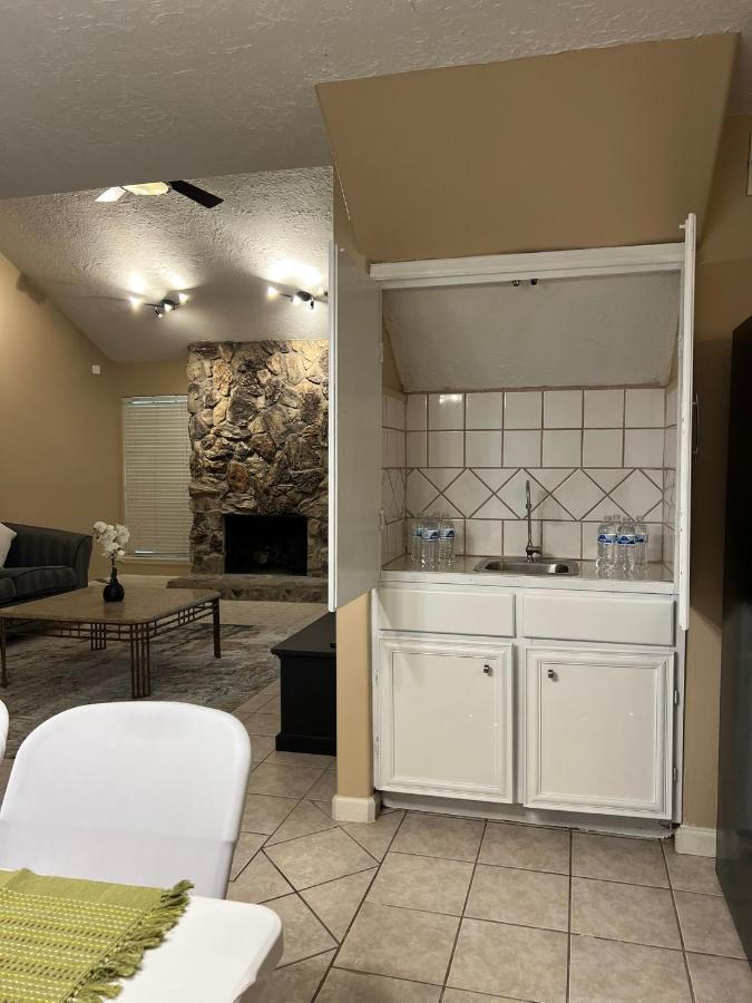 Centrally Located Houston Retreat! Sleeps 8, 10 Min To Downtown, Free Parking Exteriör bild